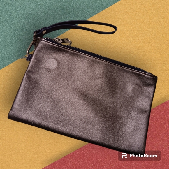 Phase3 wristlet - Picture 2 of 6